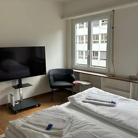 Live In The Center - Cross 5 Apartment